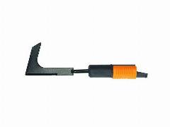 Тяпка для уборки травы с дорожек QuikFit Fiskars