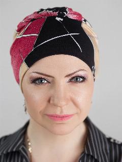 Шапка Elza Meyger Базовая коллекция для женщин, черно-красный мульти