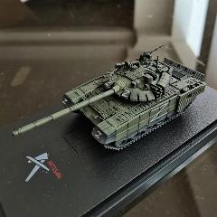 Коллекционная модель танка Т-72B3 JERREN 1:72