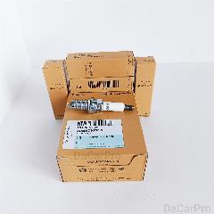 Свечи зажигания 4 шт. VAG 101905626 Audi A3/A1, VW Tiguan/Jetta/Polo/Passat, Skoda Yeti/Rapid/Fabia/Octavia, Seat Altea/Ibiza и др., серебристый, белый
