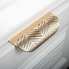 Ручка CAPPIO, м/о 96 мм, с узором, цвет матовое золото, 7108695