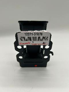 Подушка двигателя Toyota 1237131070